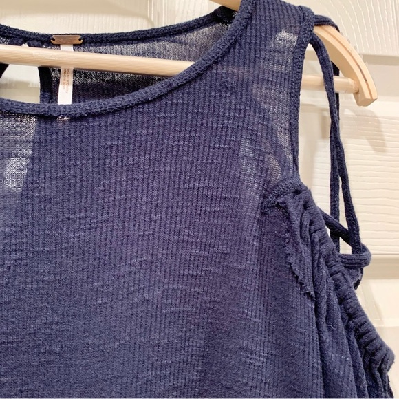 Free People Navy Blue Strappy Shoulder Raw Hem Ruffle Ribbed Tee T-Shirt Top - Picture 6 of 9